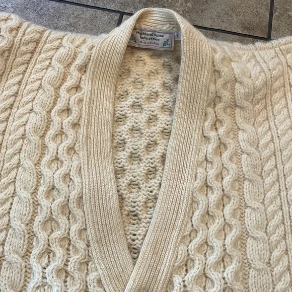 Highland Home Industries made in Scotland vintage sweater large pure new wool